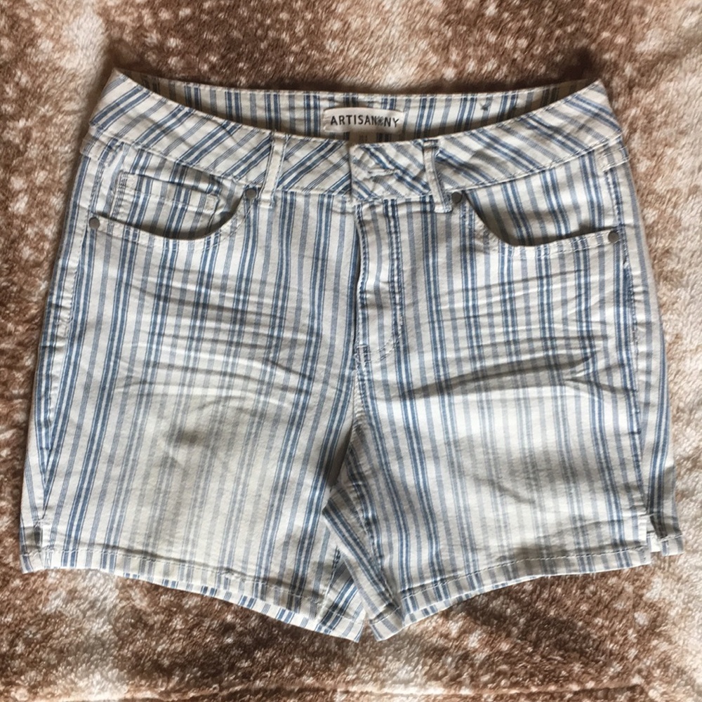 Artisan NY Mid-Thigh Bermuda Shorts